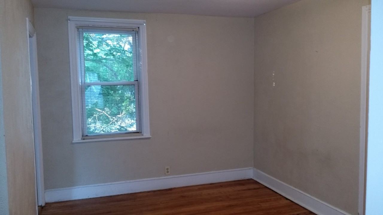 60 Carrington Ave #2 - Photo 4 of 7