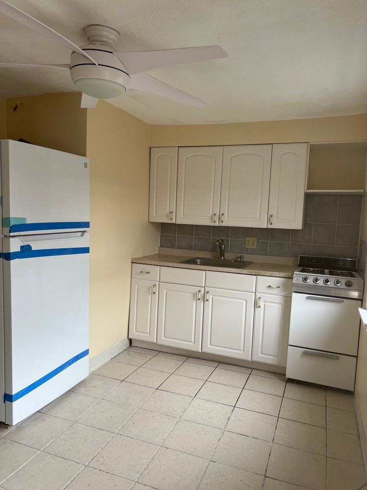1991 Hertel Ave - Photo 3 of 11