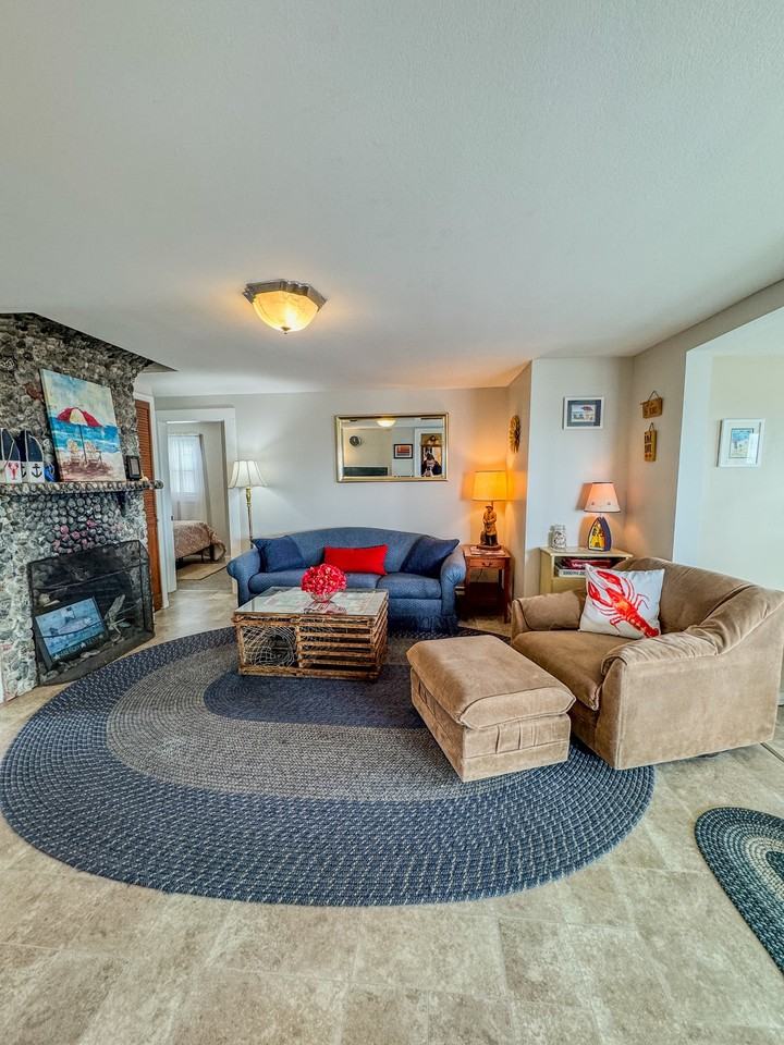 821 Ocean Blvd #2 - Photo 4 of 11