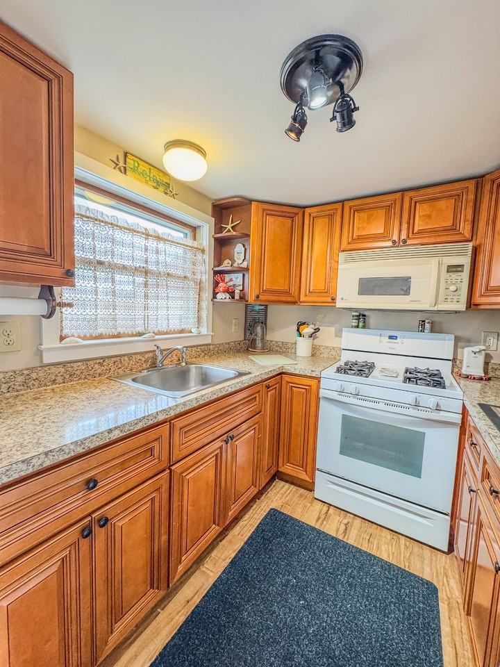 821 Ocean Blvd #2 - Photo 7 of 11