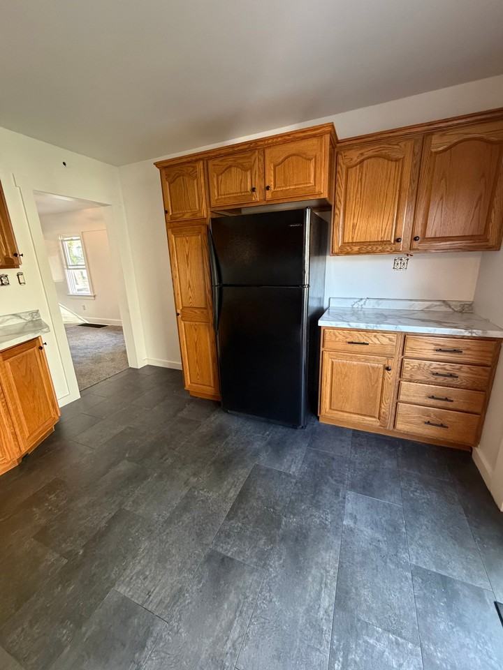 640 S 104th St - Photo 5 of 11
