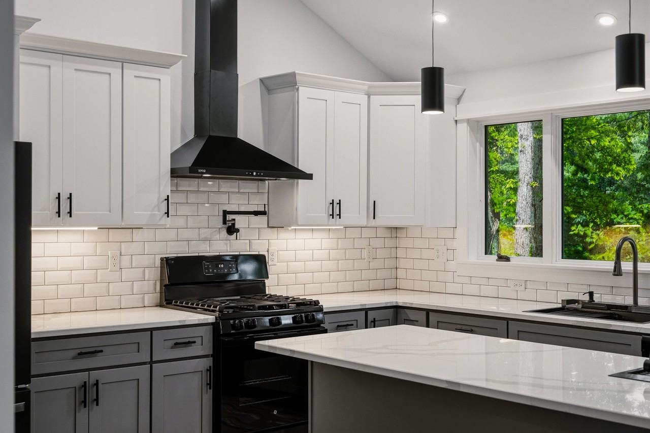 399 Stony Mountain Rd - Photo 6 of 20