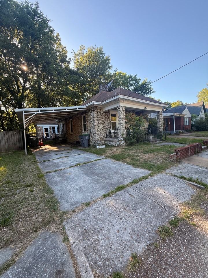 919 S Mclean Blvd - Photo 3 of 5