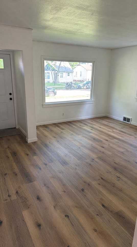4959 N 21st St - Photo 4 of 12