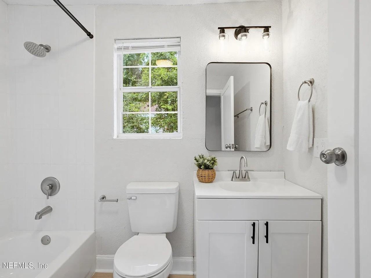 2202 W 1st St - Photo 7 of 20