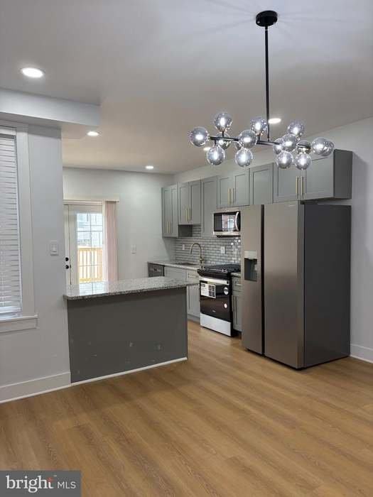 1951 W Spencer Ave - Photo 4 of 18