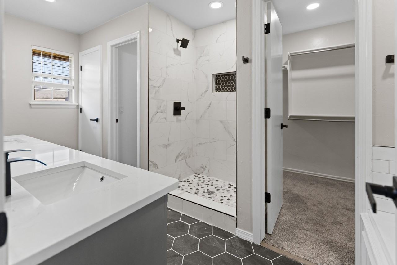 341 E Plantation Ter - Photo 7 of 16
