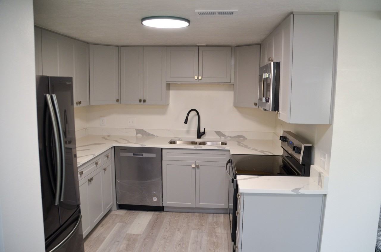 549 E Delno Cir #1 - Photo 3 of 12