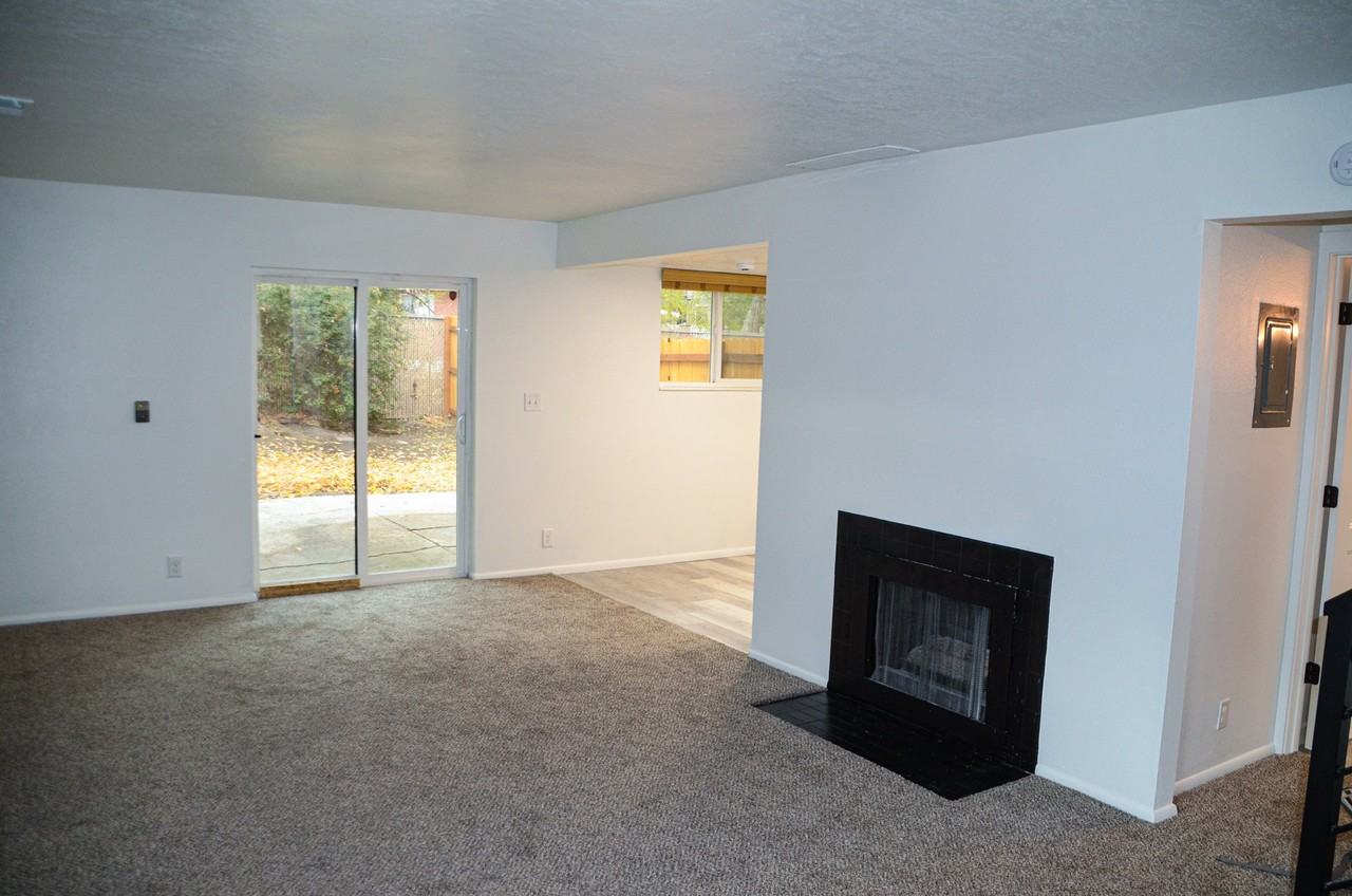 549 E Delno Cir #1 - Photo 7 of 12