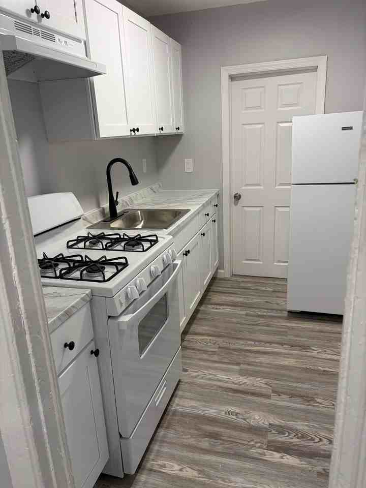 127 N 23rd St #B - Photo 4 of 9