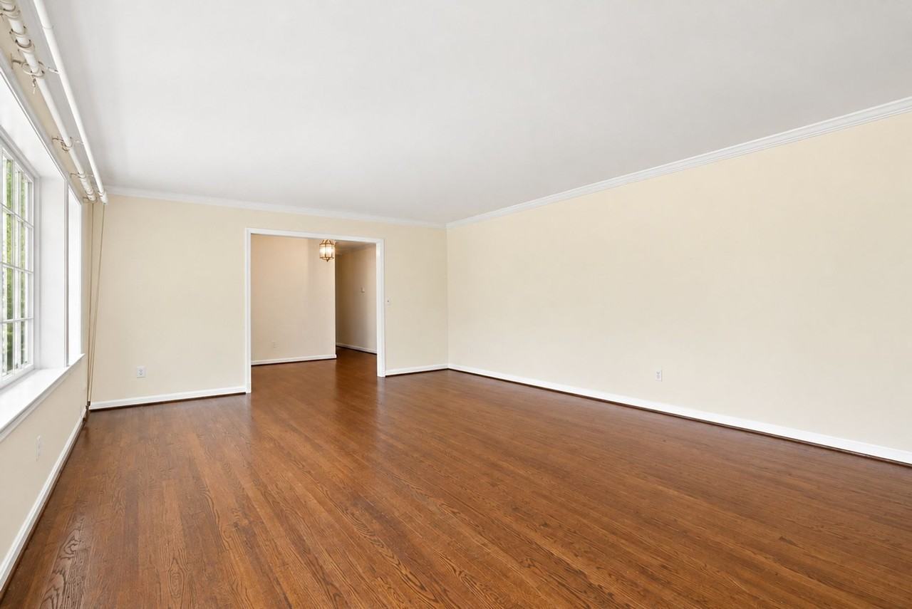 11009 Cripplegate Rd - Photo 5 of 41