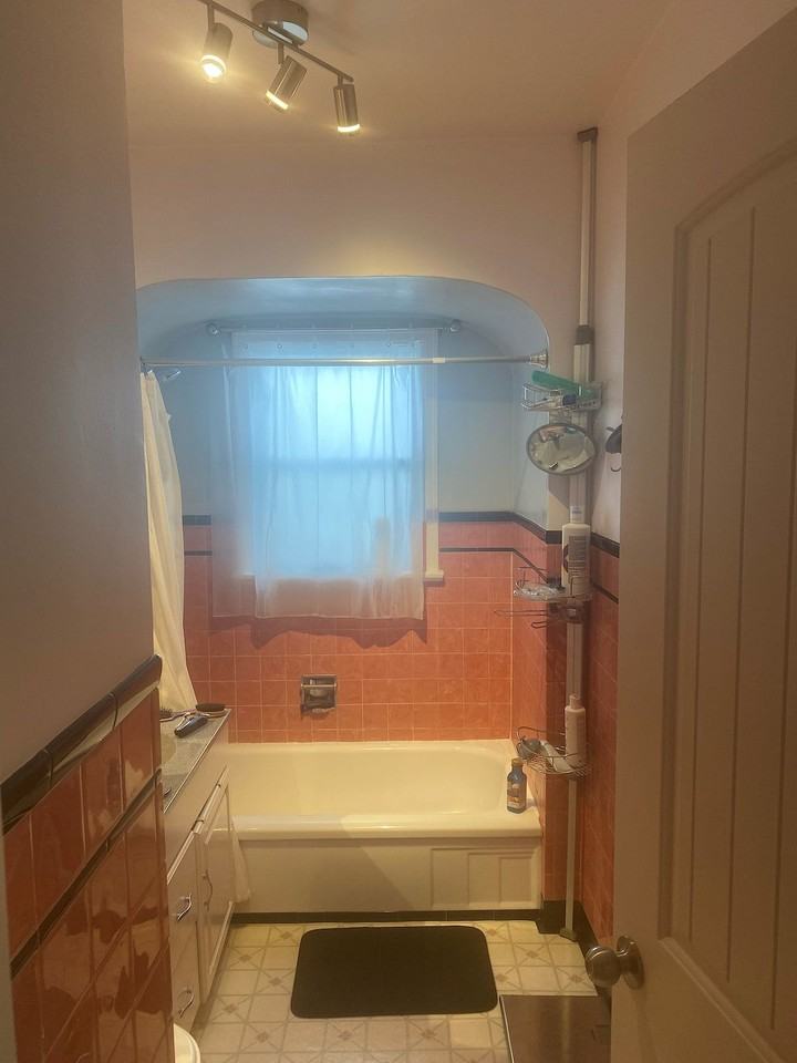 9710 89 Ave Nw - Photo 3 of 4