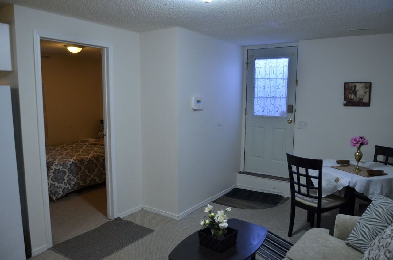 165 Martinvalley Cres Ne - Photo 3 of 17