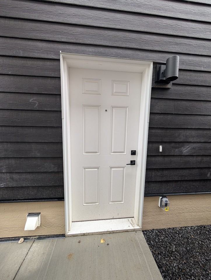 3108 43 St Sw - Photo 2 of 21