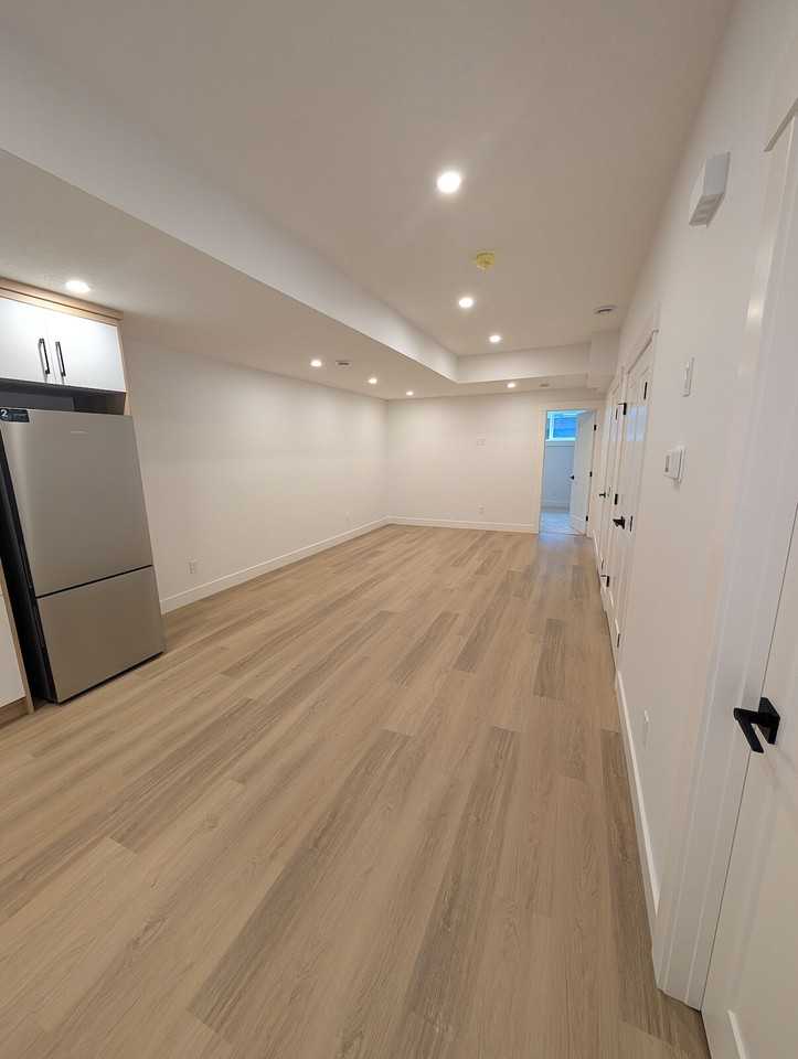 3108 43 St Sw - Photo 5 of 21