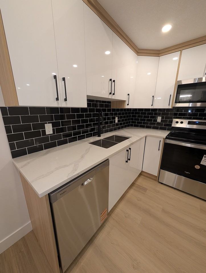 3108 43 St Sw - Photo 6 of 21