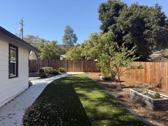 2203 Oak St #NA - Photo 3 of 11