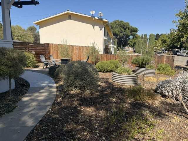 2203 Oak St #NA - Photo 4 of 11