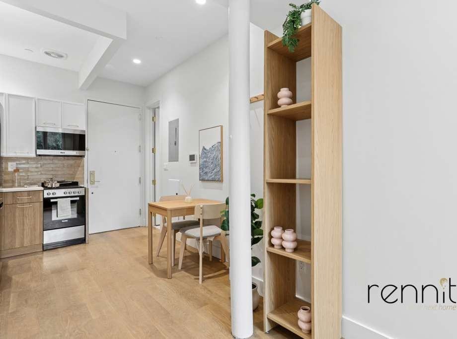 275 20th St #2G - Photo 4 of 10