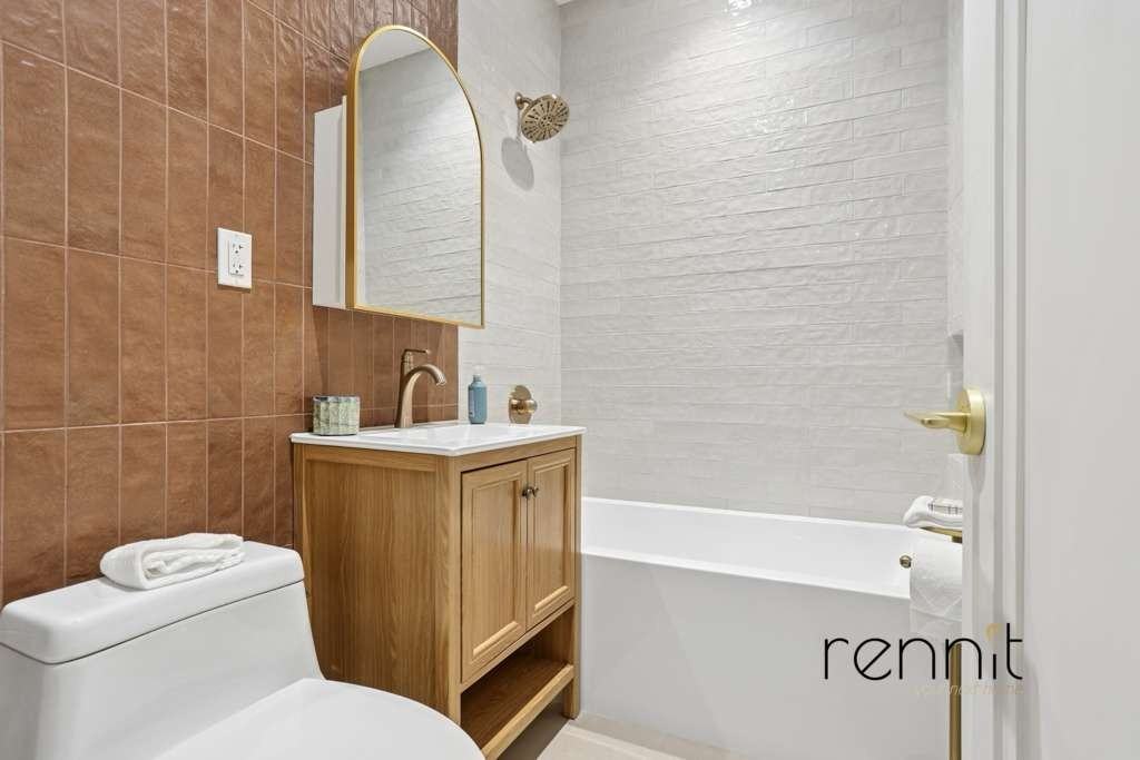 275 20th St #2G - Photo 6 of 10