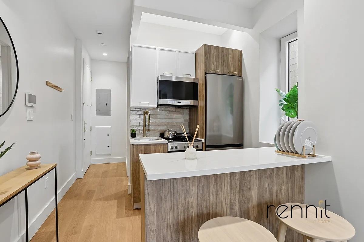 275 20th St #2I - Photo 2 of 11