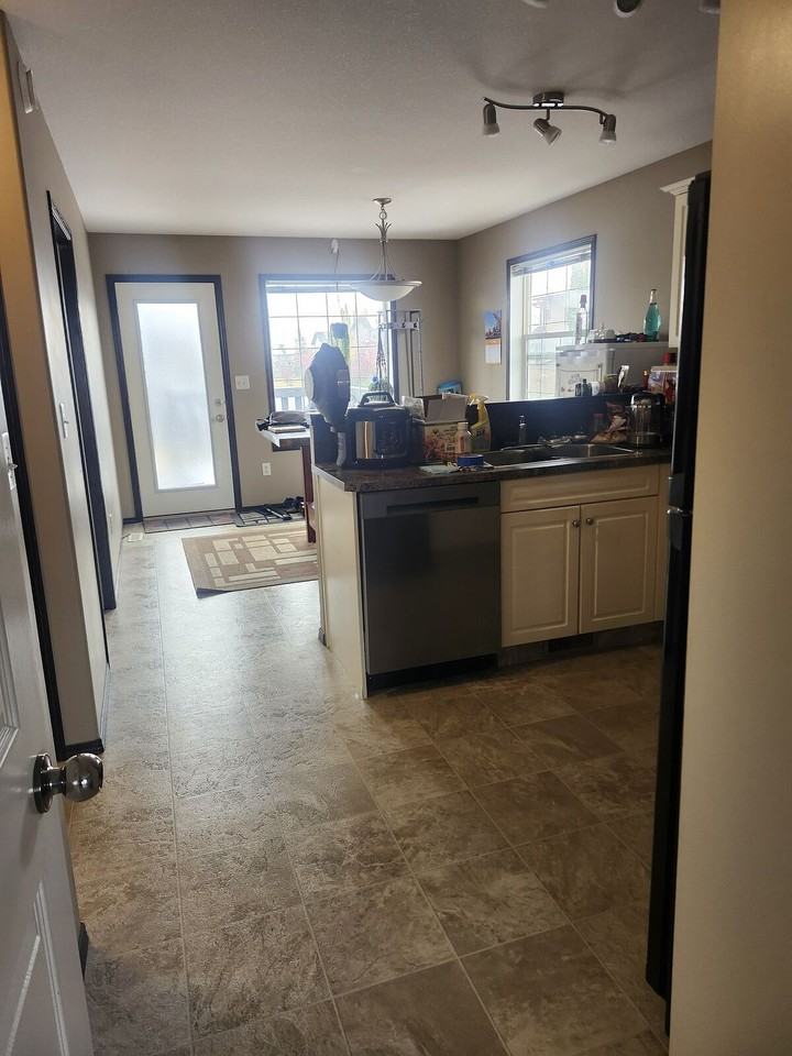 549 Lancaster Dr Uppr