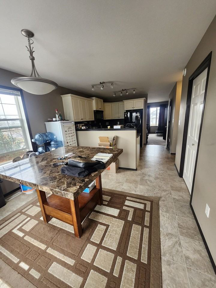 549 Lancaster Dr Uppr - Photo 2 of 7