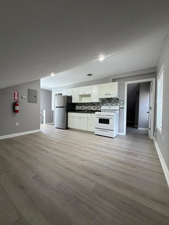 37 12th Ave #3 - Photo 5 of 6