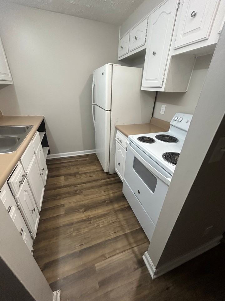 2845 Glenaire Dr #A - Photo 2 of 9