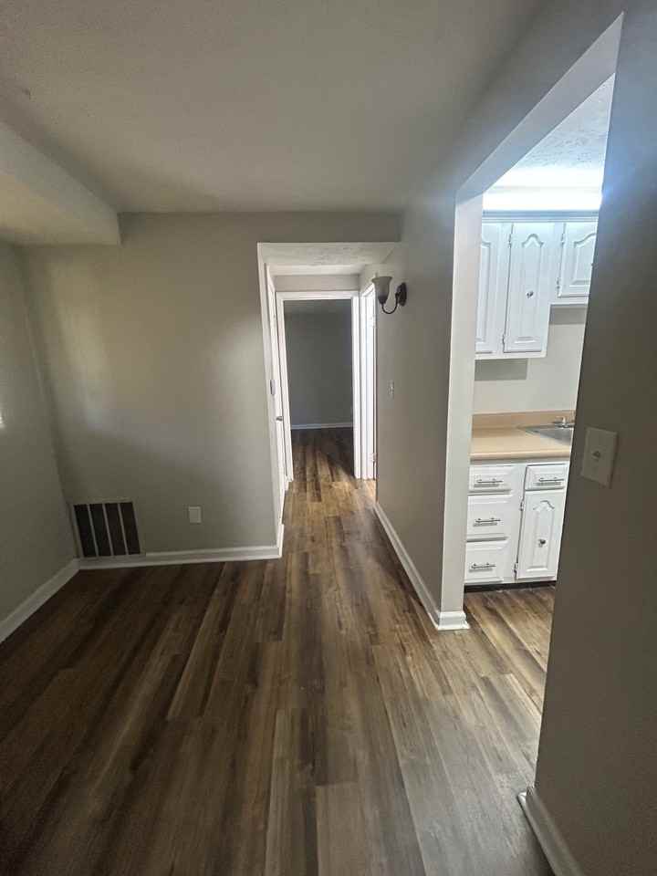 2845 Glenaire Dr #A - Photo 5 of 9