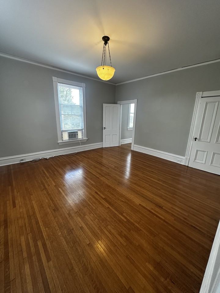 1104 Wise St #D - Photo 3 of 11