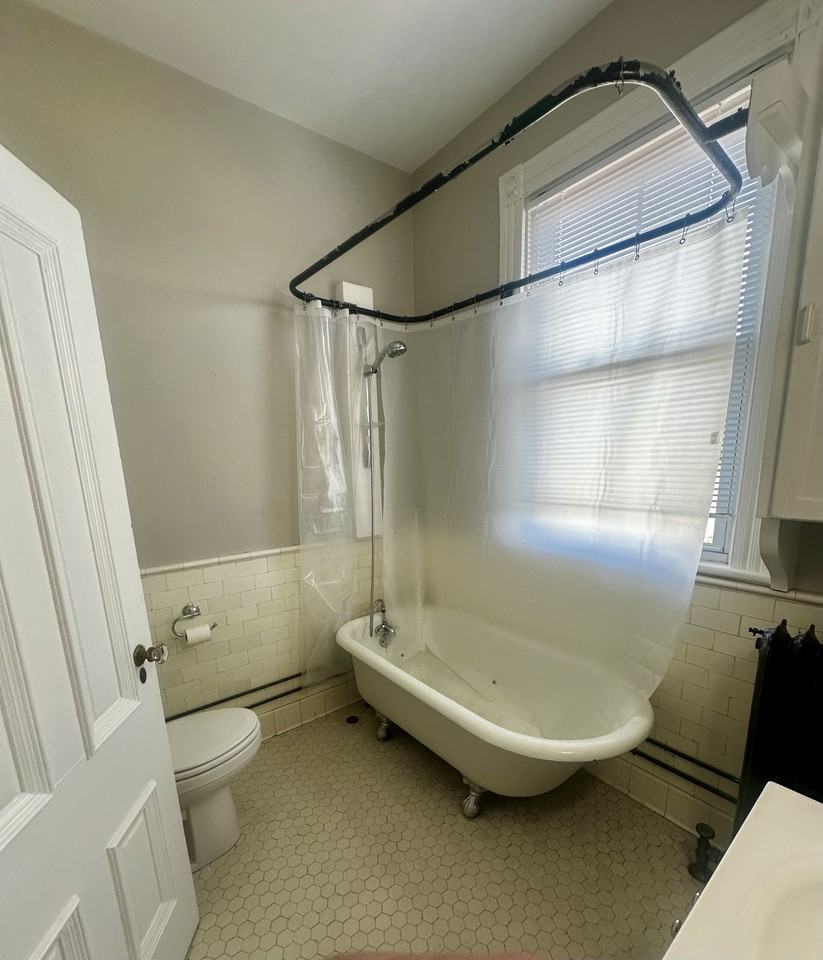 1104 Wise St #D - Photo 6 of 11