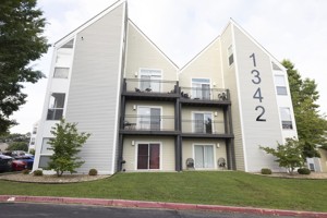 featured image of 1342 Hunters Rd #H