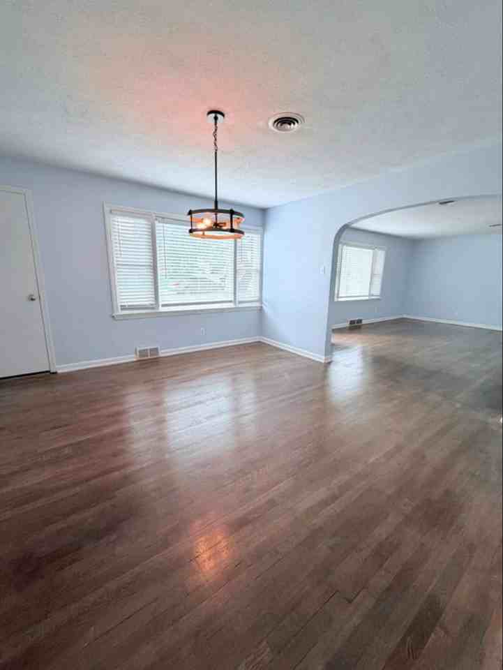 2333 Southview Dr #NA - Photo 4 of 16