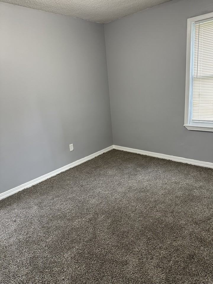 11715 Stahelin Ave #NA - Photo 5 of 6