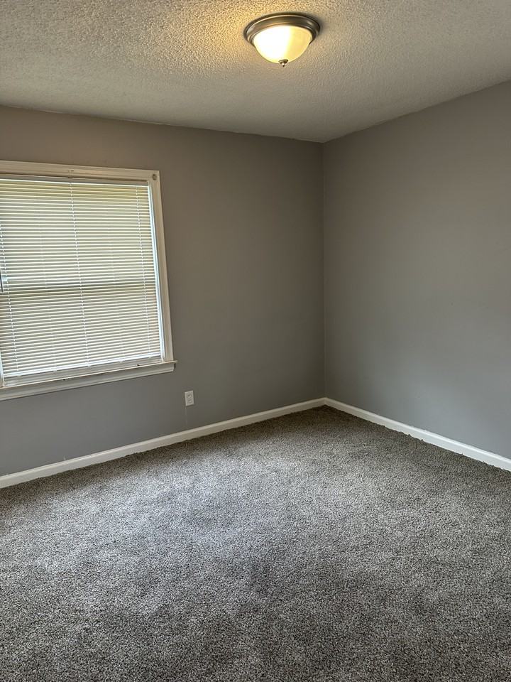 11715 Stahelin Ave #NA - Photo 6 of 6