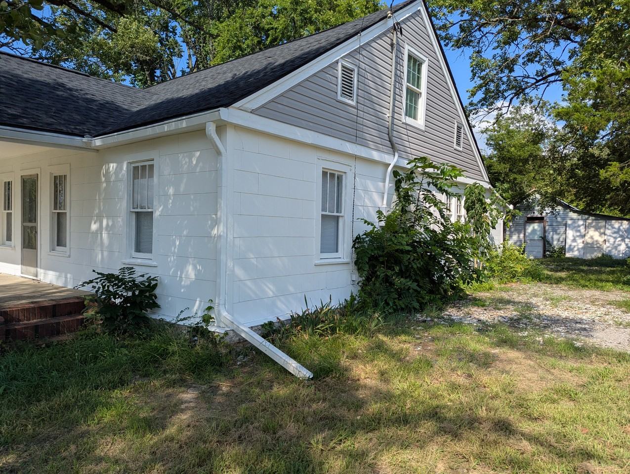 627 6th Ave N #NA - Photo 2 of 8