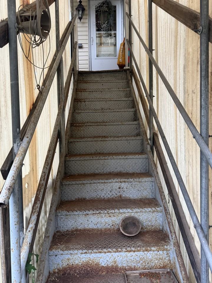 303 E Elm St #4 - Photo 2 of 7