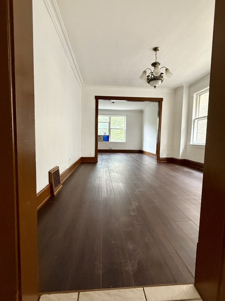 3804 N Francisco Ave #2 - Photo 3 of 12