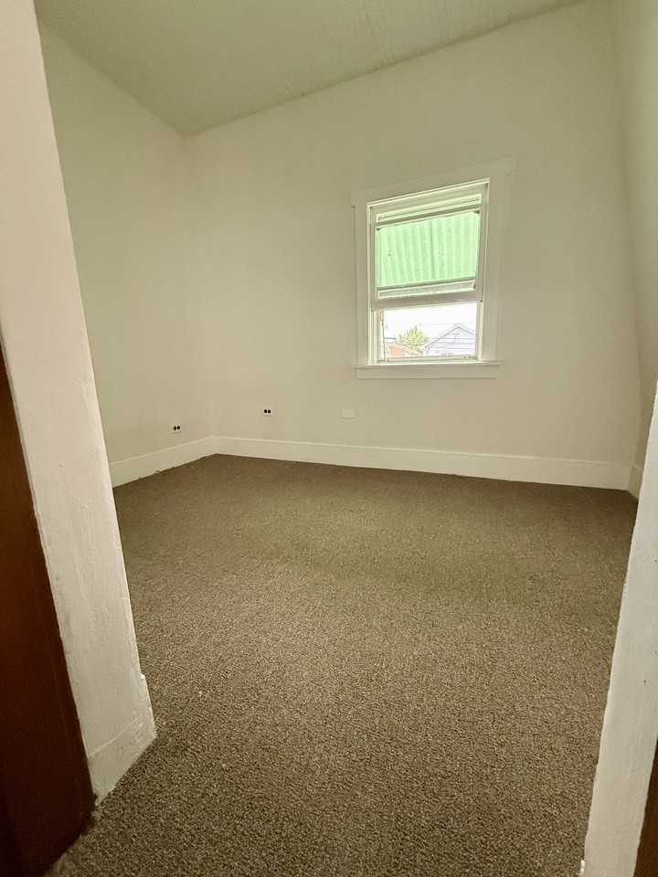 3804 N Francisco Ave #2 - Photo 5 of 12
