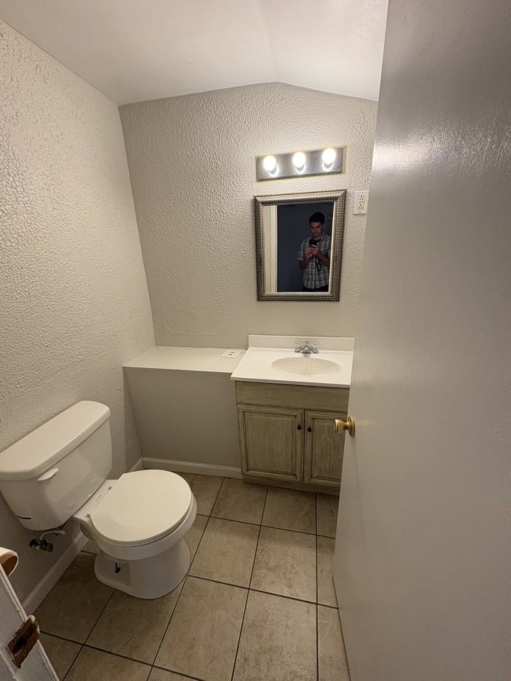 3737 Ackerman Blvd #NA - Photo 7 of 12