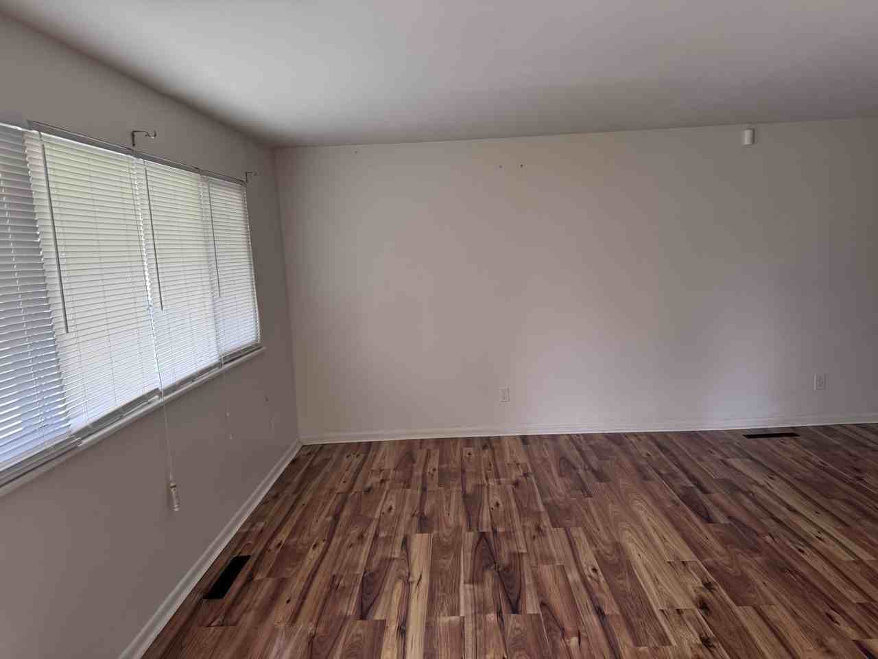 3513 Roswell Dr #NA - Photo 3 of 16