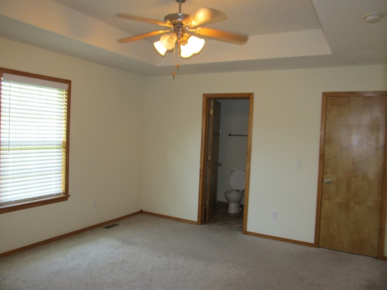 1162 W Broad St #NA - Photo 2 of 11