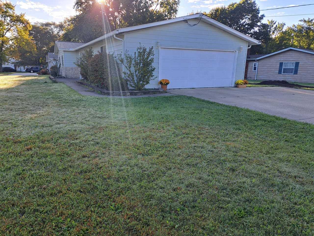 1521 Stanford Dr #NA - Photo 2 of 10