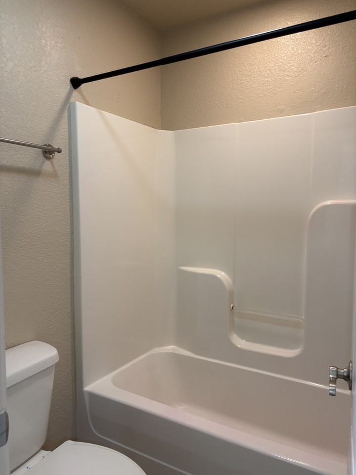 1608 Oakwood Ave #NA - Photo 2 of 11
