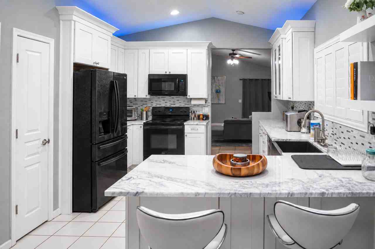 2229 E Soft Wind Dr #NA - Photo 3 of 20