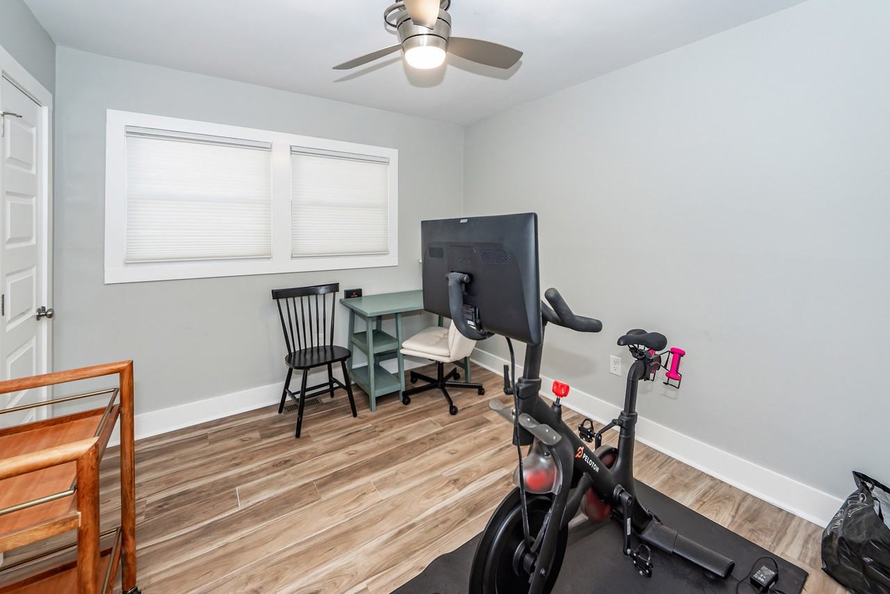 1511 Larry St - Photo 5 of 41