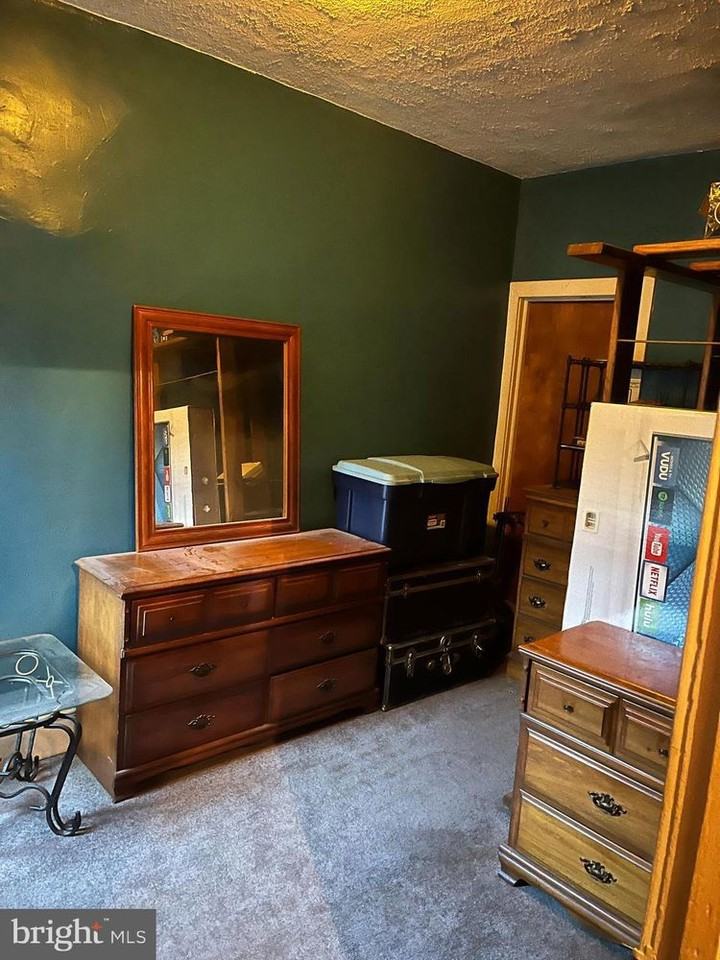 3116 Agate St - Photo 2 of 10
