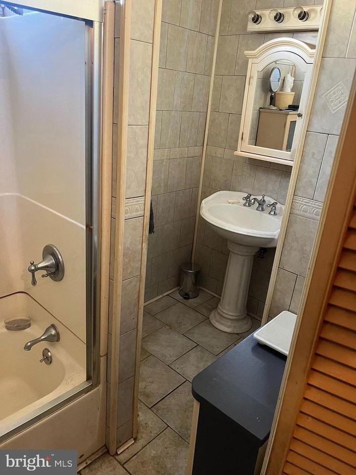 3116 Agate St - Photo 7 of 10