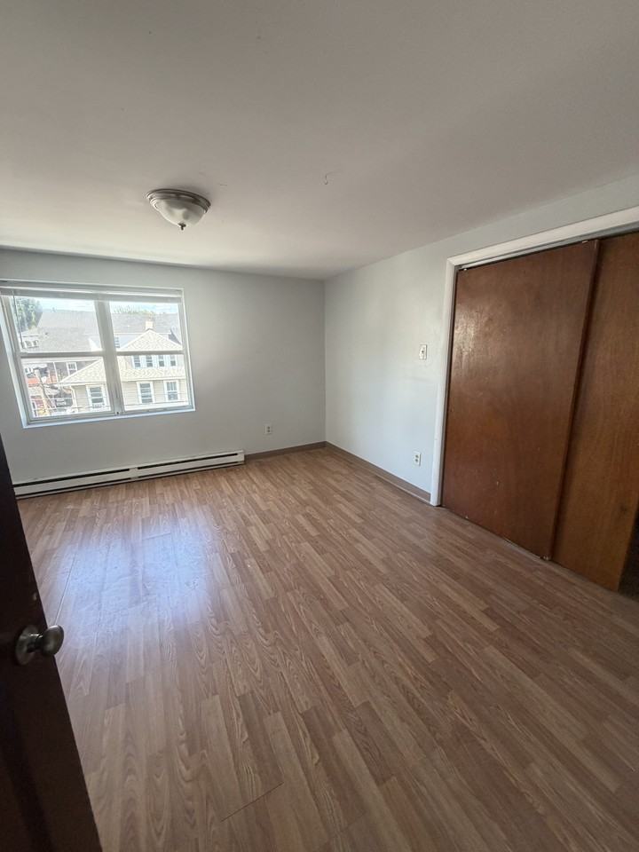 61 W Broad St #7G - Photo 4 of 6